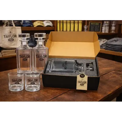 Custom crystal decanter presented in premium gift box with foam insert and stopper